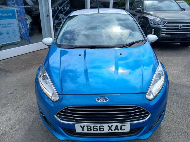 2016 Ford Fiesta 1.25 Zetec Blue Edition Hatchback 5dr Petrol Manual Euro 6 (82 ps)