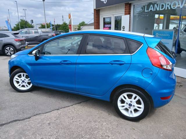 2016 Ford Fiesta 1.25 Zetec Blue Edition Hatchback 5dr Petrol Manual Euro 6 (82 ps)