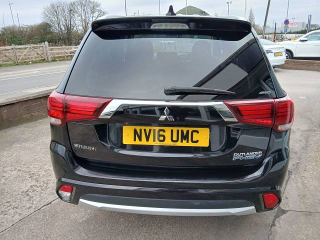 2016 Mitsubishi Outlander 2.0h 12kWh GX5h SUV 5dr Petrol Plug-in Hybrid CVT 4WD Euro 6 (s/s) (200 ps)