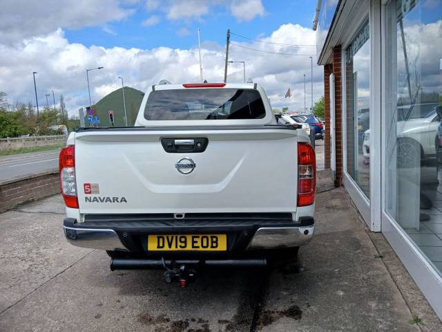 2019 Nissan Navara 2.3 dCi Tekna Pickup Double Cab 4dr Diesel Auto 4WD Euro 6 (190 ps)